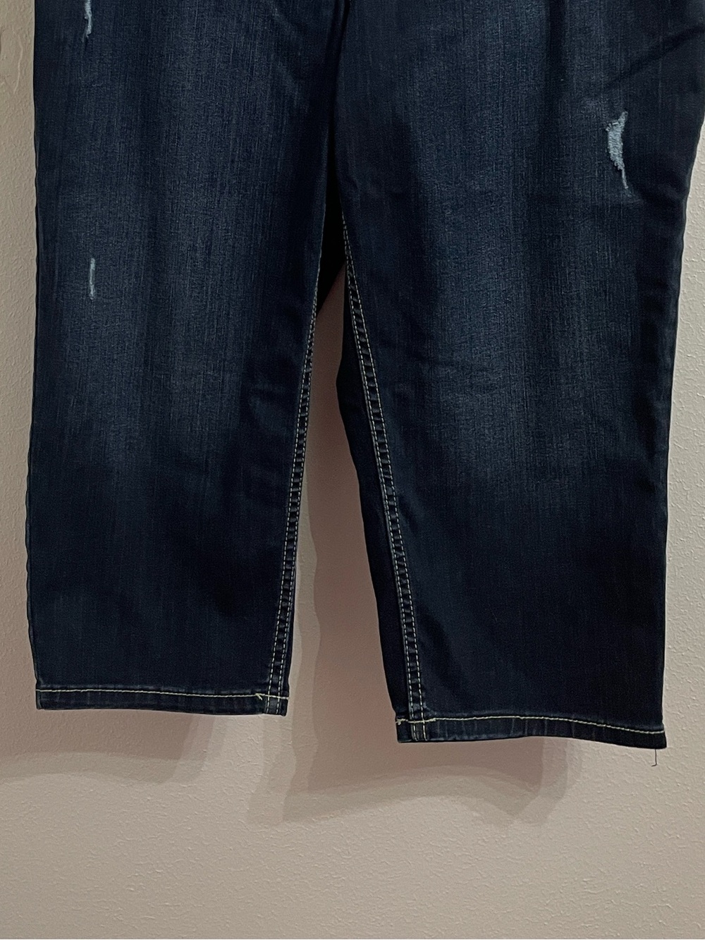 EUC Lane Bryant Tighter Tummy Technology Dark Wash Cropped Denim Capri Jeans 16 - Picture 5 of 9